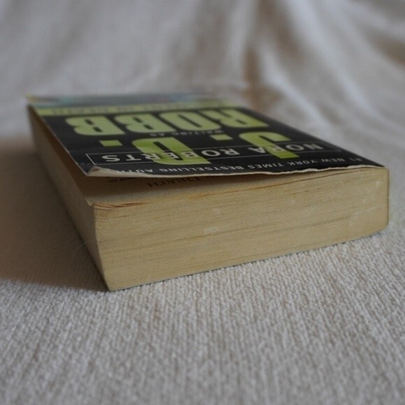 J.D. Robb / Nora Roberts Judgement in Death Romantic Suspense Novel - Picture 7 of 8